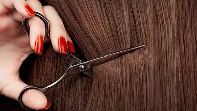 Does cutting hair strengthen hair
